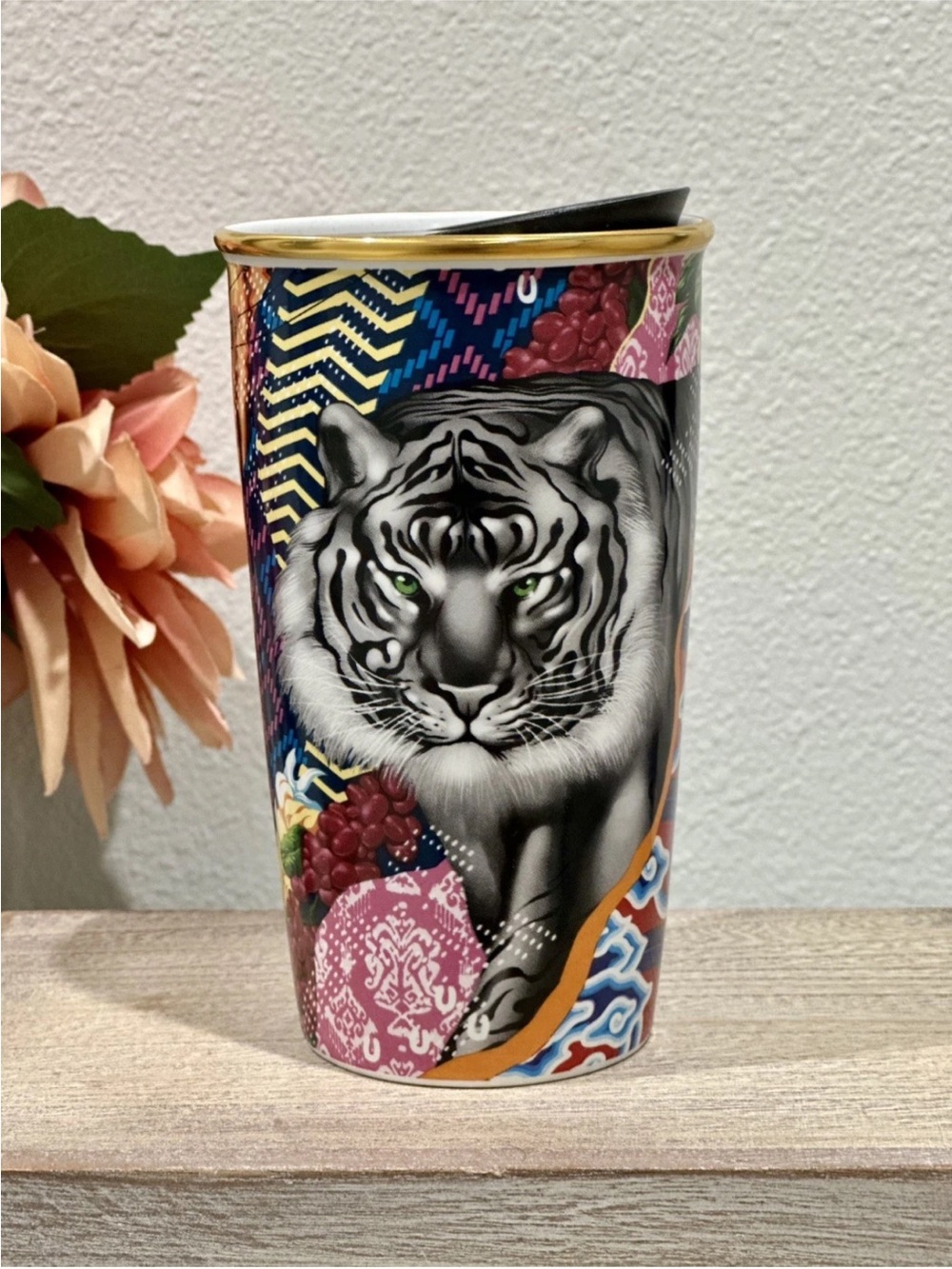 Starbucks Coffee Tristan Eaton Limited Sumatra Tiger Travel Cup/Tumbler Mug
12oz